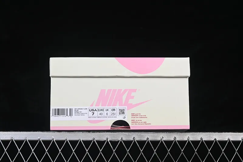 All categories Air Jordan Jordan series basketball shoes Air Jordan 1 Low foreign trade version Travis Scott x Air Jordan 1 Low OG AJ1 Joe 1 joint undercut IQ7604-101